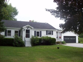 40 Davis Rd, Eddington, ME 04428
