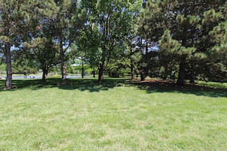 2206 N Chadsworth St, Wichita, KS 67205