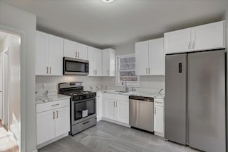 170 Clove Rd, Salisbury Mills, NY 12577