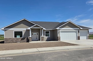 4609 W Larch Ave, Yakima, WA 98903
