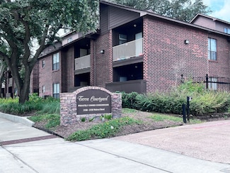 3130 Walnut Bend Ln Unit 401, Houston, TX 77042