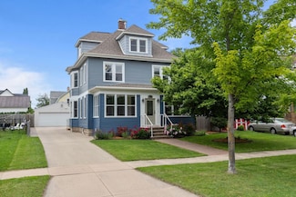 628 Broad St, Menasha, WI 54952