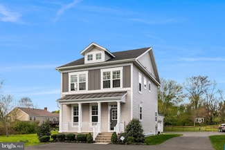 625 E G St, Purcellville, VA 20132