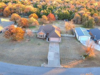 170 W Lily Ln, Edmond, OK 73025