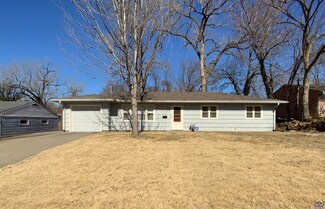 1406 SW 31st St, Topeka, KS 66611