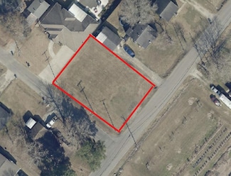 5489 Hogaboom Rd, Groves, TX 77619