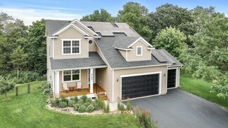 6780 Oakridge Ct, Shakopee, MN 55379