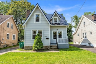 18740 Raymond St, Maple Heights, OH 44137