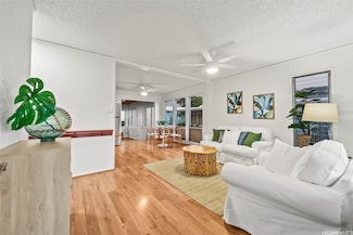 98-555 Hoohulili St, Pearl City, HI 96782