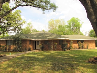 800 Alma St, Tomball, TX 77375