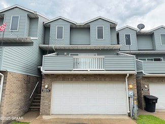 2271 Knightsbridge Ct, Grand Forks, ND 58201