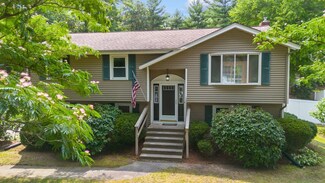 139 Staples St, East Taunton, MA 02718