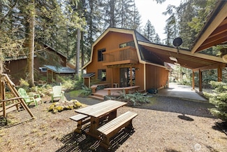 7140 St Helens Place, Deming, WA 98244