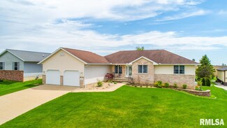 916 Dennis Dr, Eureka, IL 61530
