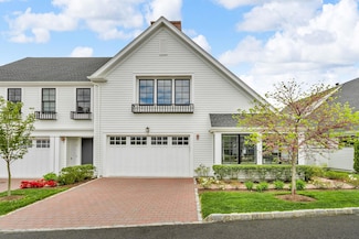 12 Lavender Ln, Port Chester, NY 10573