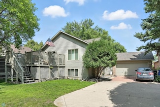 2743 Cobblestone Ct S, Fargo, ND 58103