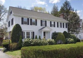 1880 Beacon St, Waban, MA 02468
