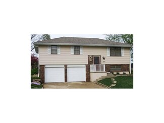 1208 Franklin Dr, Weston, MO 64098