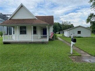 221 E Gray St, Sullivan, IN 47882