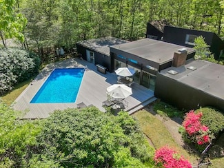 24 N Quarter Rd, Westhampton, NY 11977