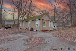 3304 Sanford St, Muskegon, MI 49444