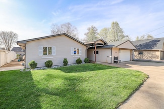 11954 Portage Lake Ave, Pinckney, MI 48169
