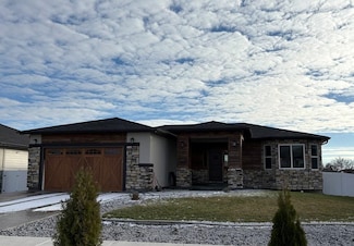 2916 E Laux Dr, Hastings, NE 68901