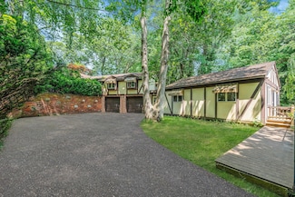114 Oakwood Dr, Wading River, NY 11792
