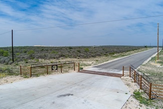 12 Kelley Ranch Rd, Del Rio, TX 78840
