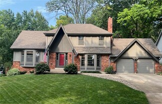 8207 Rosehill Rd, Lenexa, KS 66215