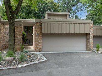 5708 Duncan Ln, Edina, MN 55436