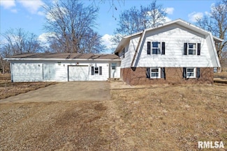 82 Clear Lake Rd Unit 1, Dawson, IL 62520
