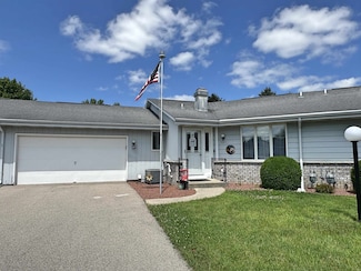 4025 Mackinac Dr, Janesville, WI 53546