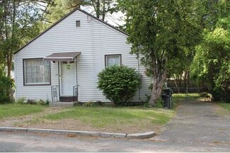 14 Brooks St, Springfield, MA 01109