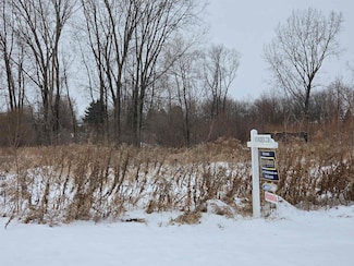 4301 N White Hawk Dr, Appleton, WI 54913