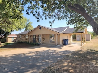 200 Pembrook Dr, Breckenridge, TX 76424