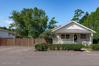 71 Jackson St, Dallas, PA 18612