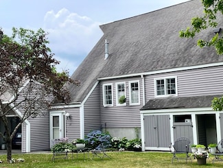 13 Hilltop Place, New London, NH 03257