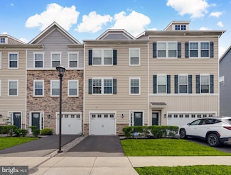 16 Naples Ln, Mount Laurel, NJ 08054