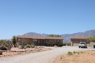 6490 S Alvarado Place, Hereford, AZ 85615