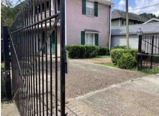 5516 S Robertson St, New Orleans, LA 70115