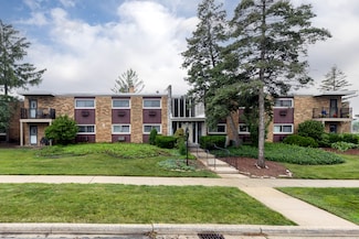 1320 Lore Ln Unit 2201, Lombard, IL 60148