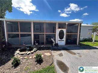 6125 Usina Ct, Slatington, PA 18080