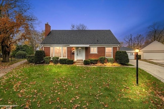 20040 Baltree Ct, Grosse Pointe Woods, MI 48236