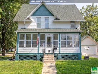 1116 Pearl St, Onawa, IA 51040