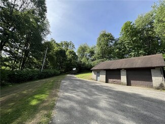 1149 School Rd, Apollo, PA 15613