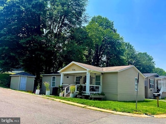 9531 Chestnut Park St, Capitol Heights, MD 20743