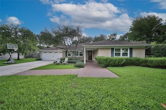 1626 Springwood Dr, Houston, TX 77055