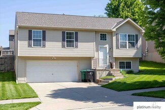 9170 Weber St, Omaha, NE 68122