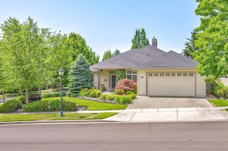 3700 Fieldbrook Ave, Medford, OR 97504
